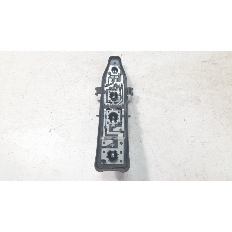 Recambio de portalamparas para renault scénic ii (jm0/1_) 1.4 (jm0b, jm0h, jm1a) referencia OEM IAM 1621823  