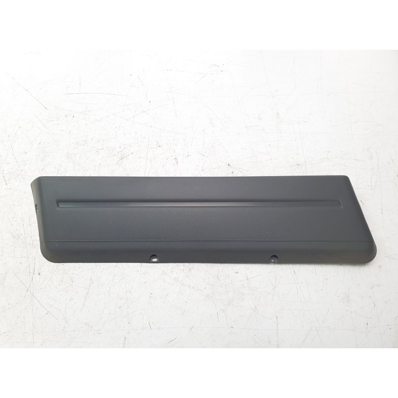 Recambio de moldura para renault express furgoneta/monovolumen (f40_, g40_) 1.2 (f406, g40a) referencia OEM IAM 7700761111  