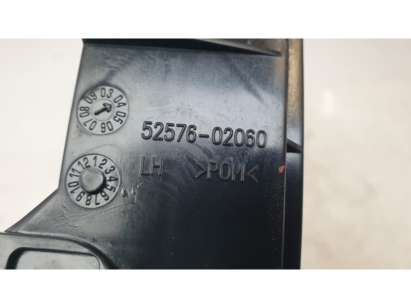 Recambio de soporte paragolpes trasero izquierdo para toyota corolla sedán (_e12_) 1.6 vvt-i (zze121_) referencia OEM IAM 525760