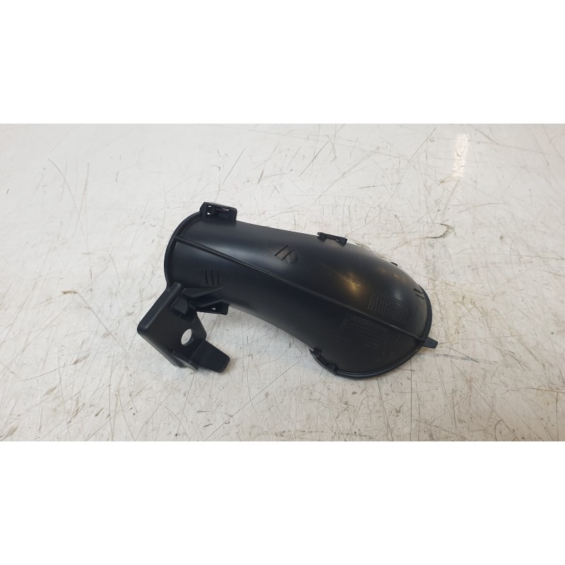 Recambio de canalizador de aire para renault scénic iv (j9_) 1.2 tce 115 referencia OEM IAM 256685474R  