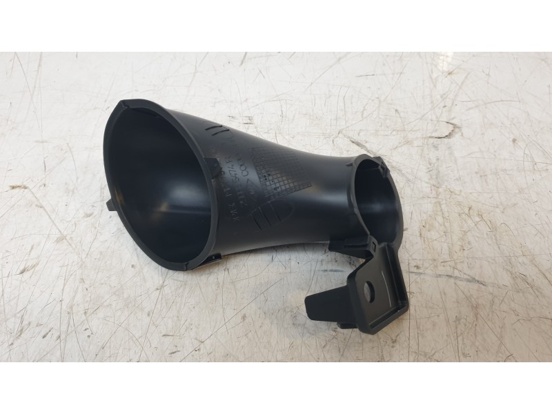 Recambio de canalizador de aire para renault scénic iv (j9_) 1.2 tce 115 referencia OEM IAM 256685474R  