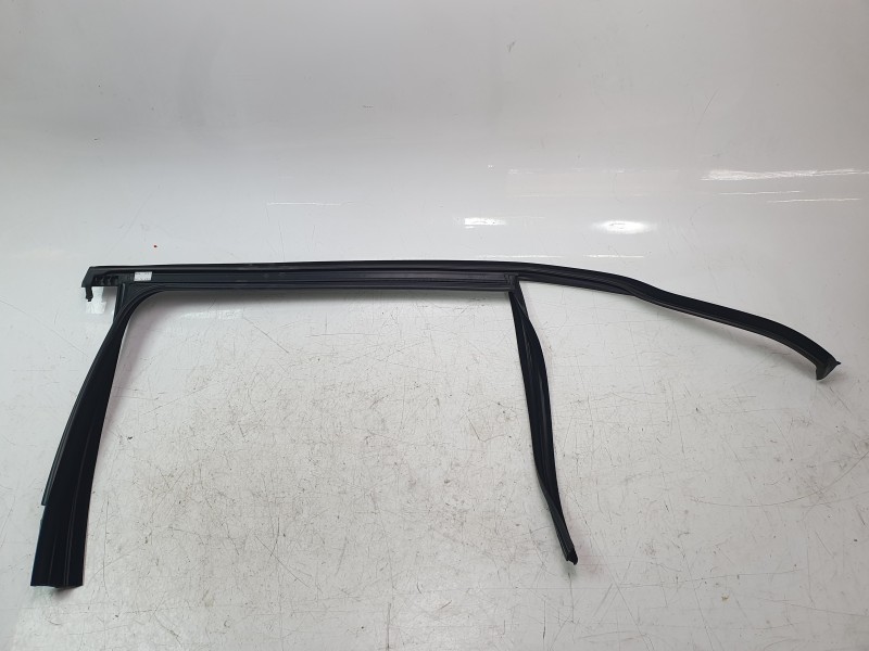 Recambio de moldura para mercedes-benz clase a (w177) a 180 d (177.003) referencia OEM IAM A1777351600  