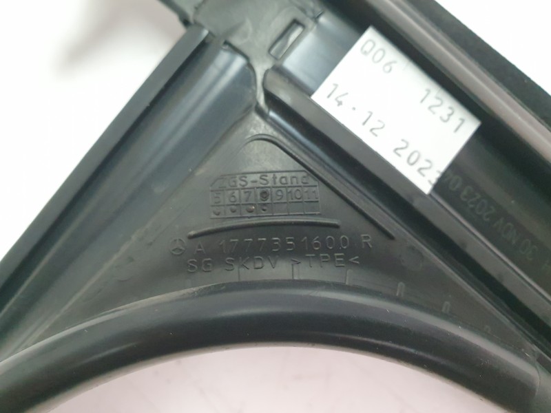 Recambio de moldura para mercedes-benz clase a (w177) a 180 d (177.003) referencia OEM IAM A1777351600  