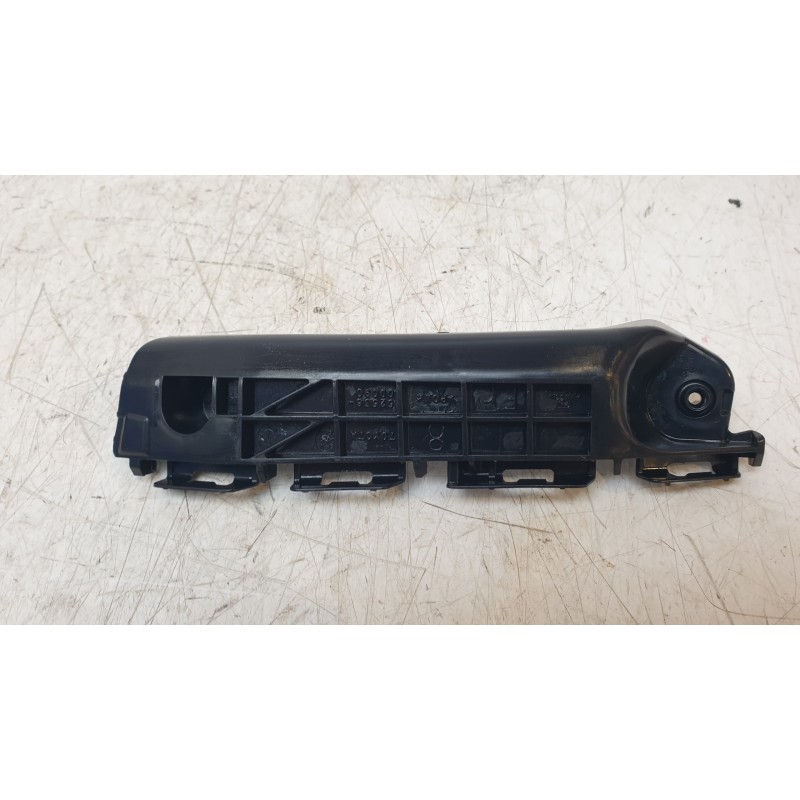 Recambio de soporte paragolpes delantero izquierdo para toyota yaris (_p13_) 1.5 hybrid (nhp130_) referencia OEM IAM 525360D090 