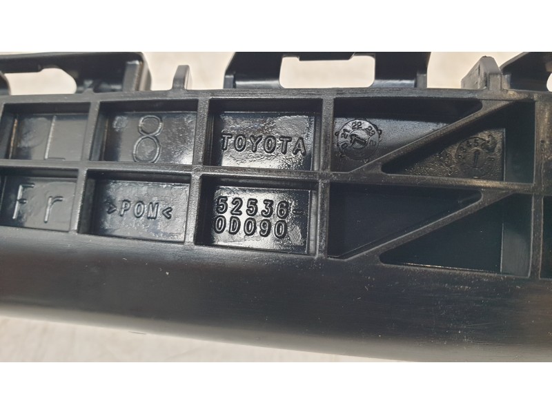 Recambio de soporte paragolpes delantero izquierdo para toyota yaris (_p13_) 1.5 hybrid (nhp130_) referencia OEM IAM 525360D090 