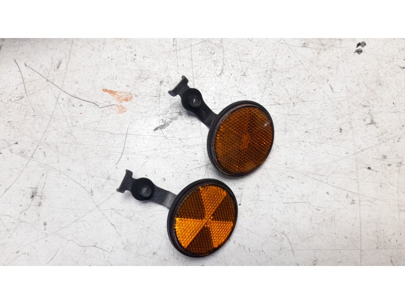 Recambio de moldura para honda cb 500f referencia OEM IAM 33741KTGU01  