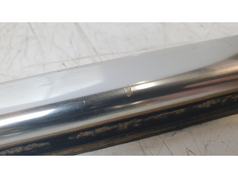 Recambio de moldura puerta trasera derecha para opel astra j sports tourer (p10) 1.4 (35) referencia OEM IAM 13260072  