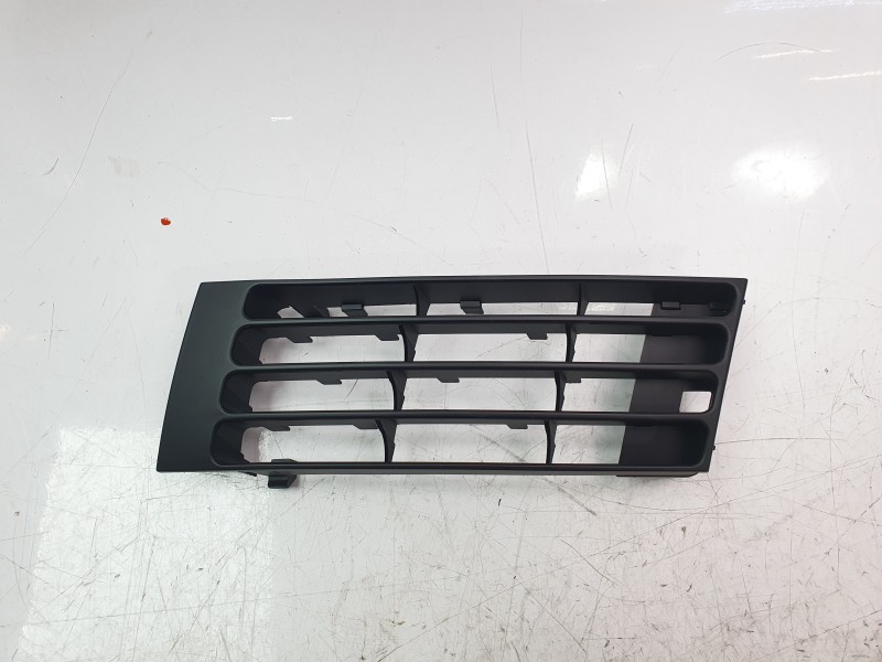 Recambio de rejilla paragolpes izquierda para audi a4 b5 (8d2) 1.8 t referencia OEM IAM 8D0807345AA  