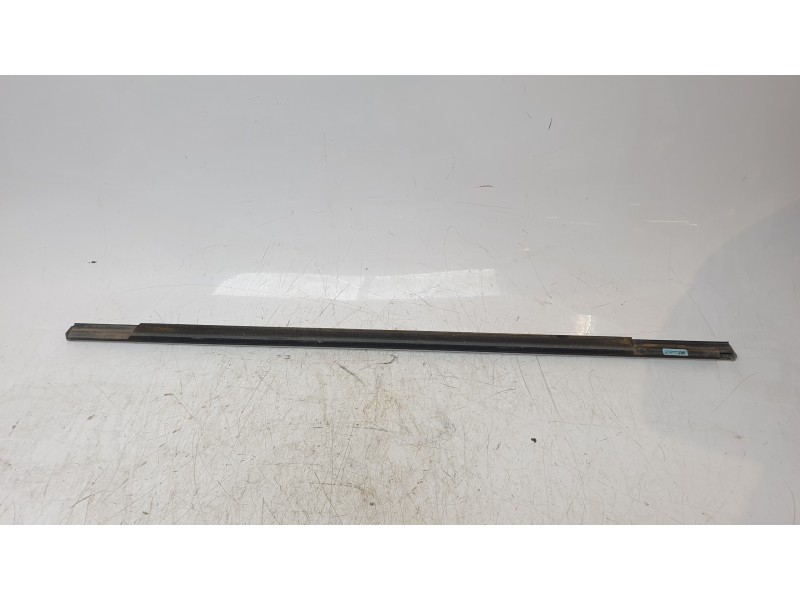 Recambio de moldura puerta trasera derecha para opel astra j sports tourer (p10) 1.4 (35) referencia OEM IAM 13260072  