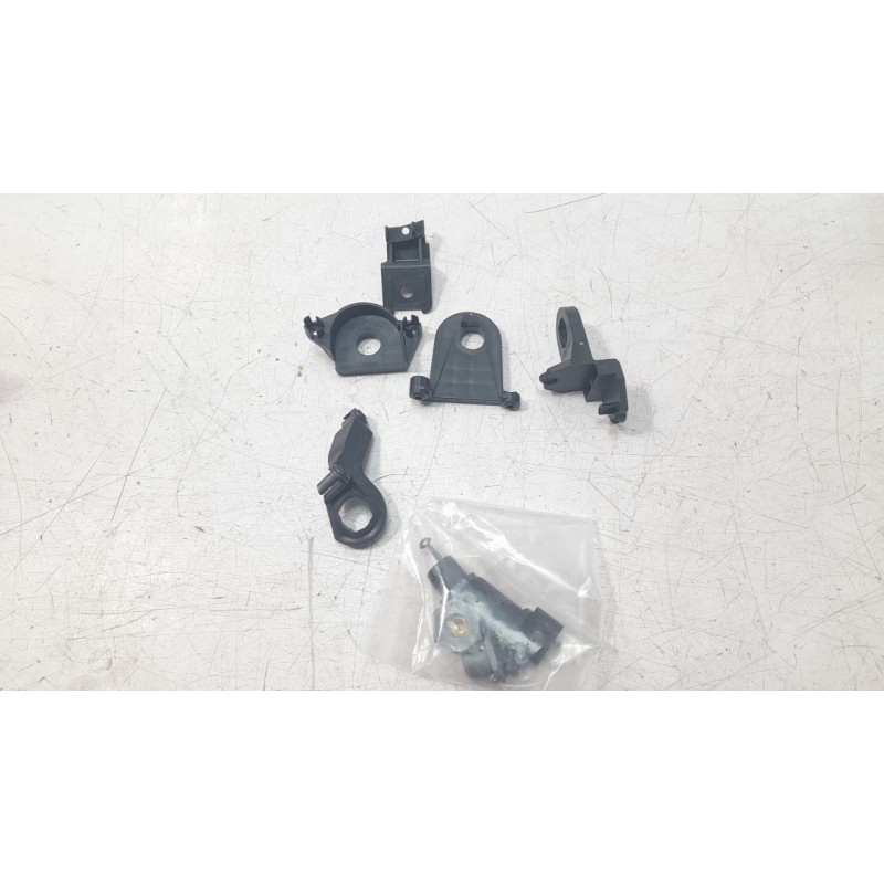 Recambio de soporte faro izquierdo para seat leon st (5f8) 1.4 tsi referencia OEM IAM 5F0998225  