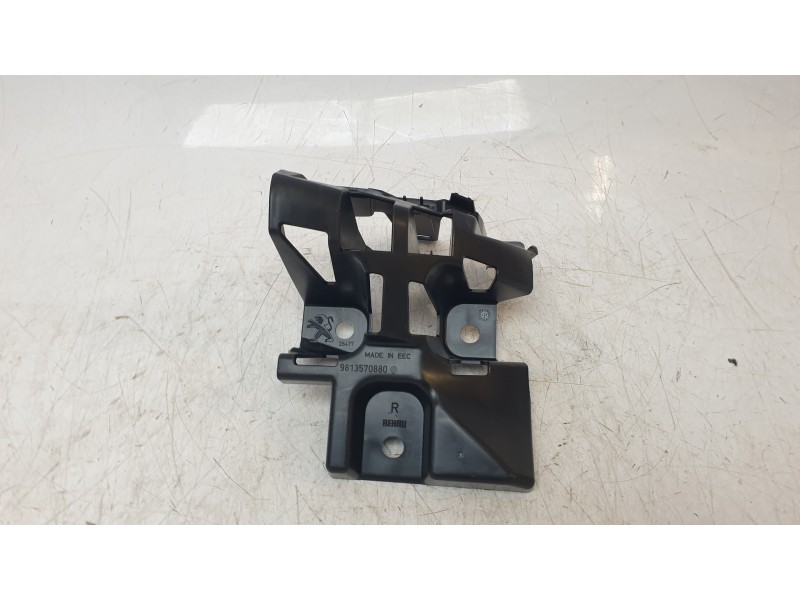 Recambio de soporte paragolpes trasero derecho para peugeot 508 i (8d_) 1.6 vti referencia OEM IAM 9813570880  