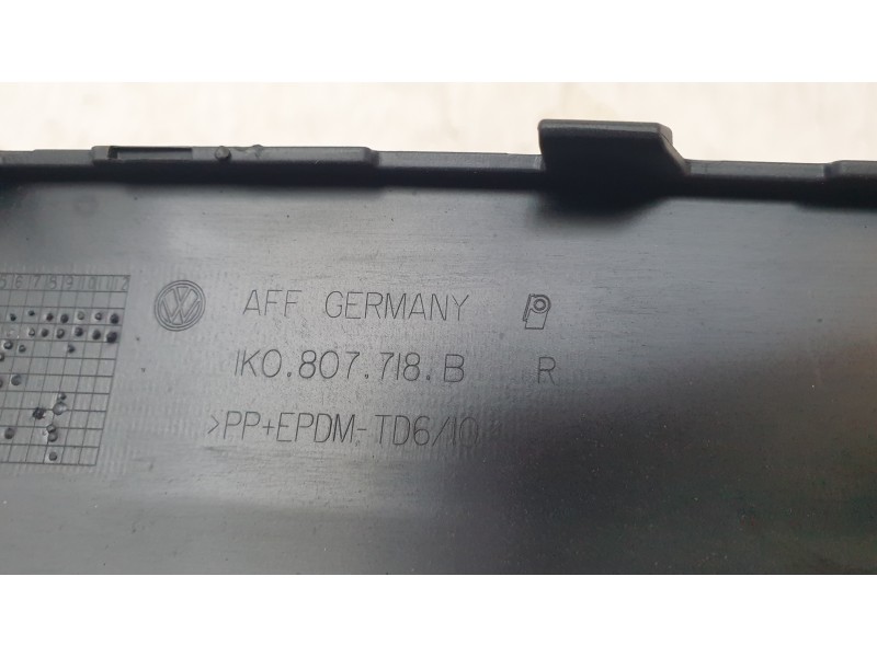 Recambio de moldura paragolpe delantera derecha para volkswagen golf v (1k1) 2.0 tdi 16v referencia OEM IAM 1K0807718B 107234413