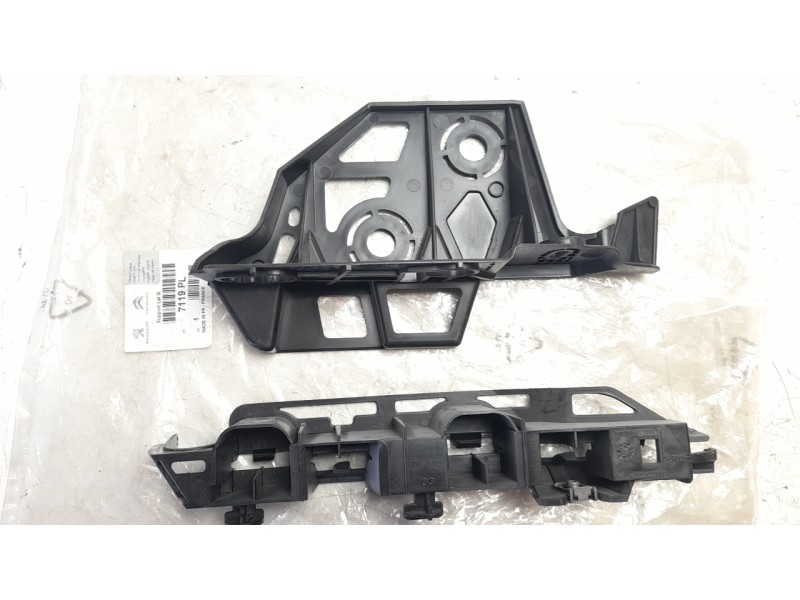 Recambio de soporte paragolpes delantero izquierdo para peugeot 3008 i monospace (0u_) 2.0 hdi referencia OEM IAM 7119PL  