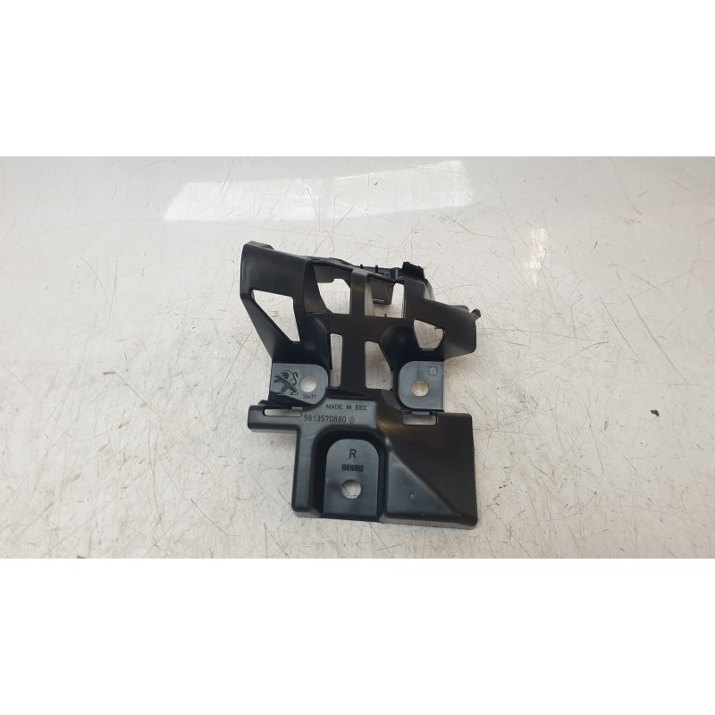 Recambio de soporte paragolpes delantero izquierdo para peugeot 5008 (0u_, 0e_) 1.6 hdi referencia OEM IAM 7416R2  