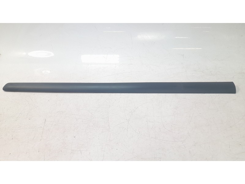 Recambio de moldura puerta delantera derecha para peugeot 307 (3a/c) 1.6 referencia OEM IAM 9634011077  