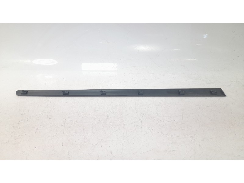 Recambio de moldura puerta delantera derecha para peugeot 307 (3a/c) 1.6 referencia OEM IAM 9634011077  