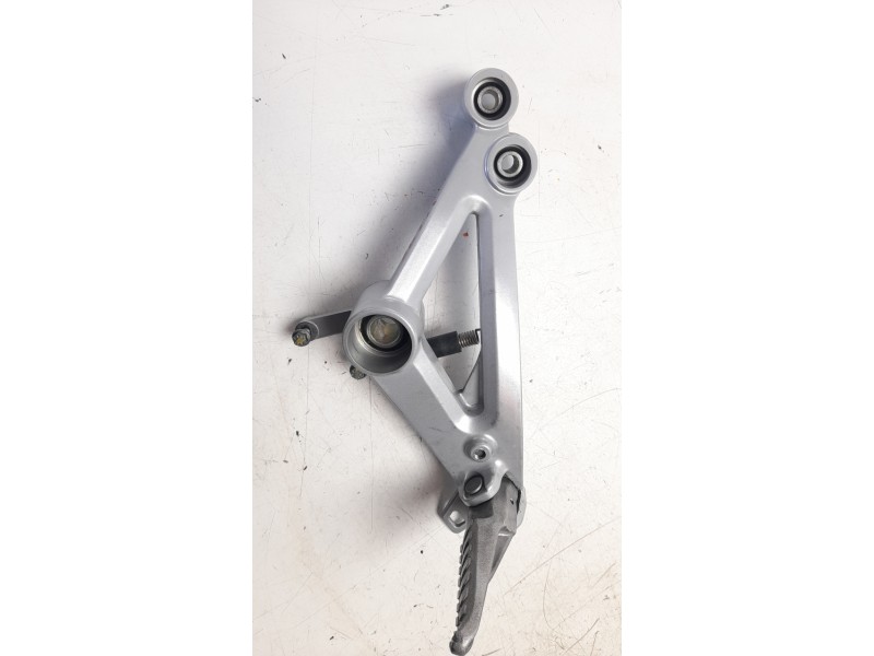 Recambio de estribo lateral para aprilia rs 457 rs 457 referencia OEM IAM 2B011478  