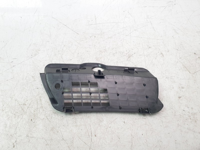 Recambio de rejilla paragolpes derecha para volkswagen golf iii variant (1h5) 1.4 referencia OEM IAM 1H685366601 107230816 VG032