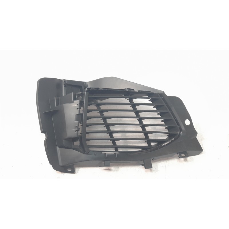 Recambio de rejilla paragolpes derecha para peugeot 3008 ii suv (mc_, mr_, mj_, m4_) 2.0 bluehdi 180 referencia OEM IAM C0676009