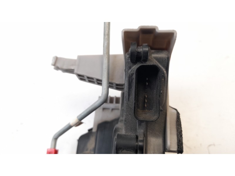 Recambio de cerradura puerta trasera derecha para hyundai kona 1.0 tgdi cat referencia OEM IAM 81420J9000  