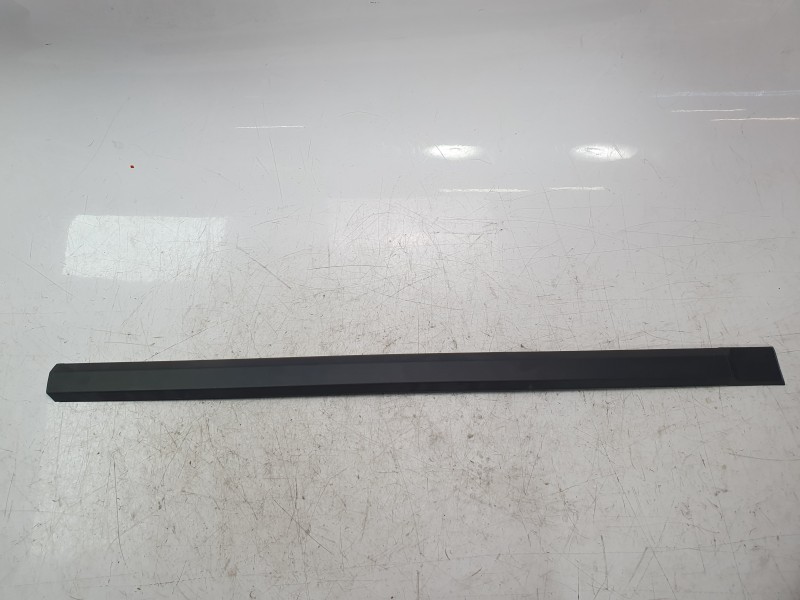 Recambio de moldura puerta delantera derecha para peugeot 406 (8b) 1.6 referencia OEM IAM 935064  