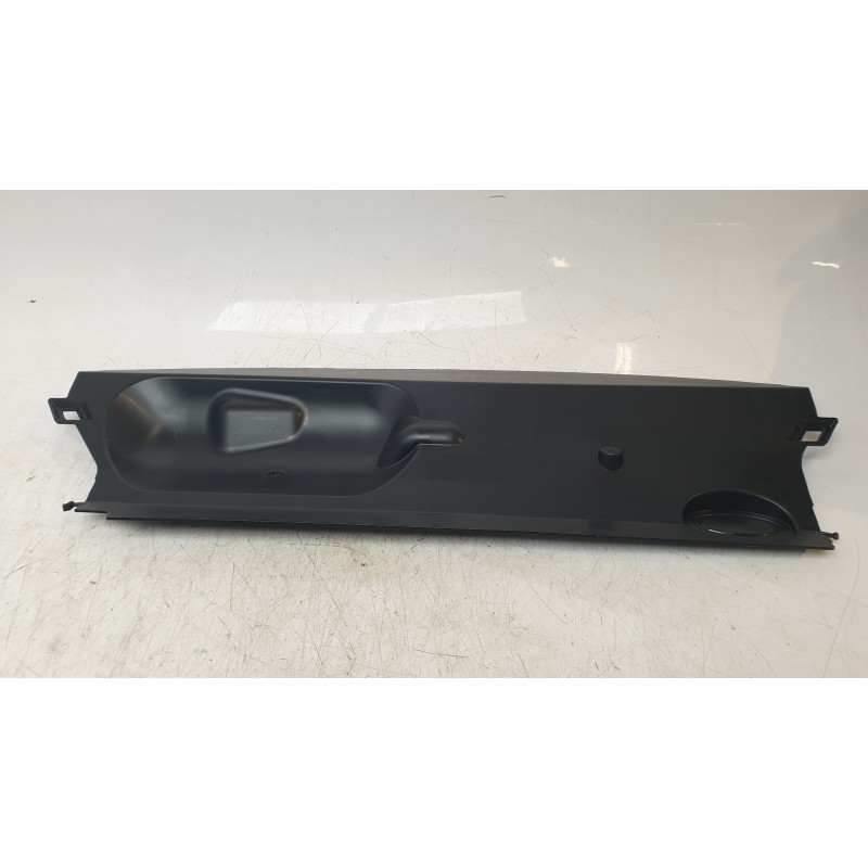Recambio de moldura para renault megane iii hatchback (bz0/1_, b3_) 1.5 dci referencia OEM IAM 214769986R  