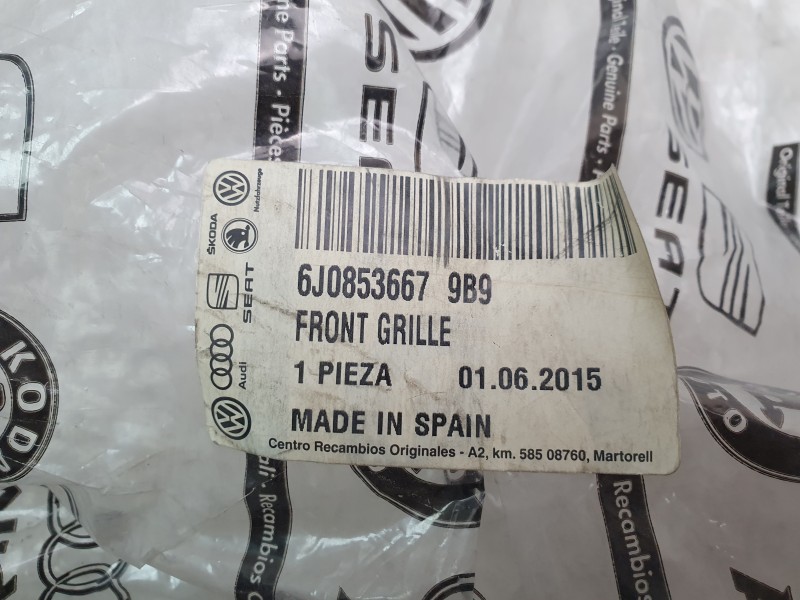 Recambio de rejilla paragolpes central para seat ibiza iv (6j5, 6p1) 1.2 referencia OEM IAM 6J0853667B9B9 107212406 ST0352120
