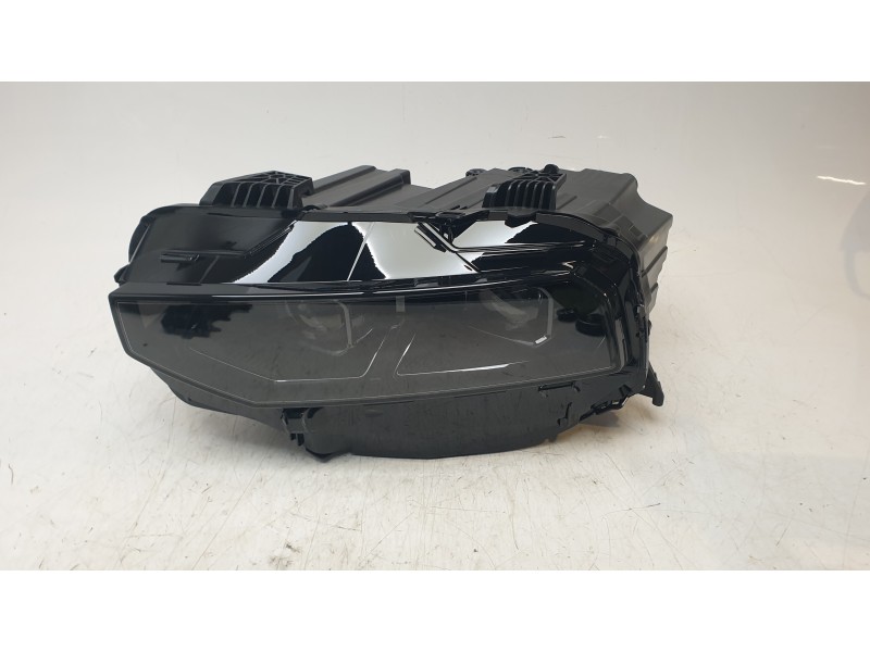 Recambio de faro izquierdo para lynk & co 01 hev referencia OEM IAM 8889665947  