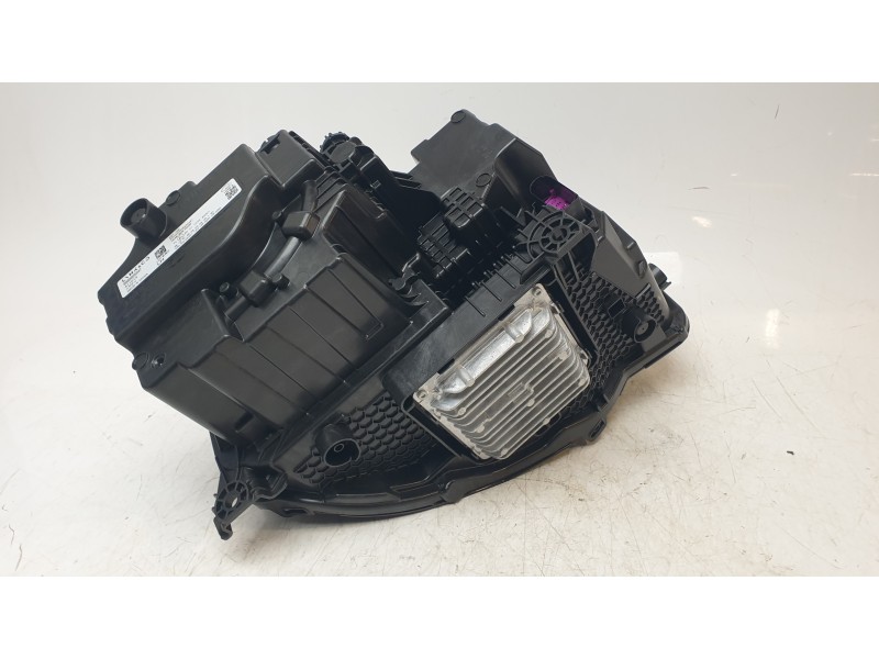 Recambio de faro izquierdo para lynk & co 01 hev referencia OEM IAM 8889665947  