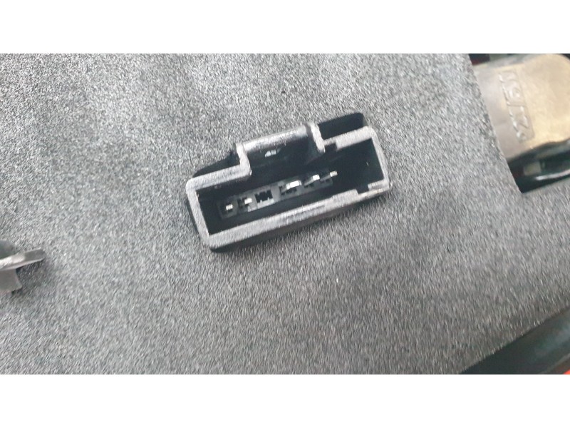 Recambio de piloto trasero izquierdo para dacia sandero 1.2 16v lpg referencia OEM IAM 8200734825  103F08530771 , DA2204154