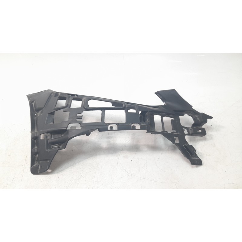 Recambio de soporte paragolpes delantero derecho para mercedes-benz clase c (w205) c 200 (205.042) referencia OEM IAM A205885066