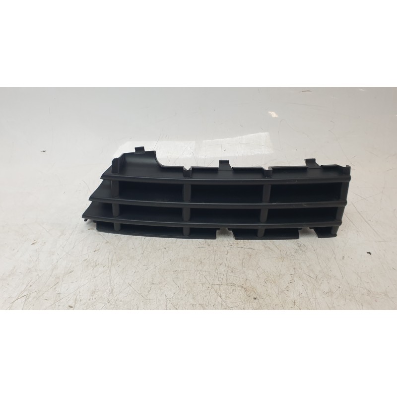 Recambio de rejilla paragolpes derecha para peugeot 207/207+ (wa_, wc_) 1.4 referencia OEM IAM 9681933277  