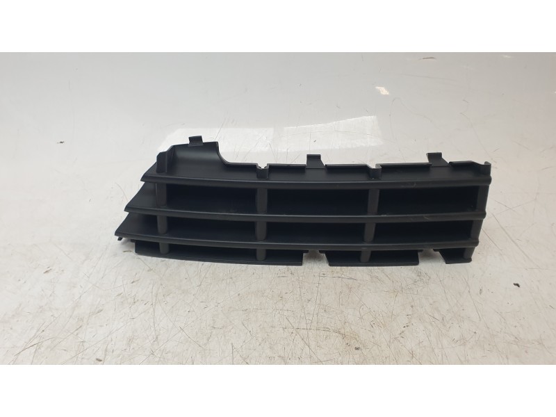 Recambio de rejilla paragolpes derecha para peugeot 207/207+ (wa_, wc_) 1.4 referencia OEM IAM 9681933277  