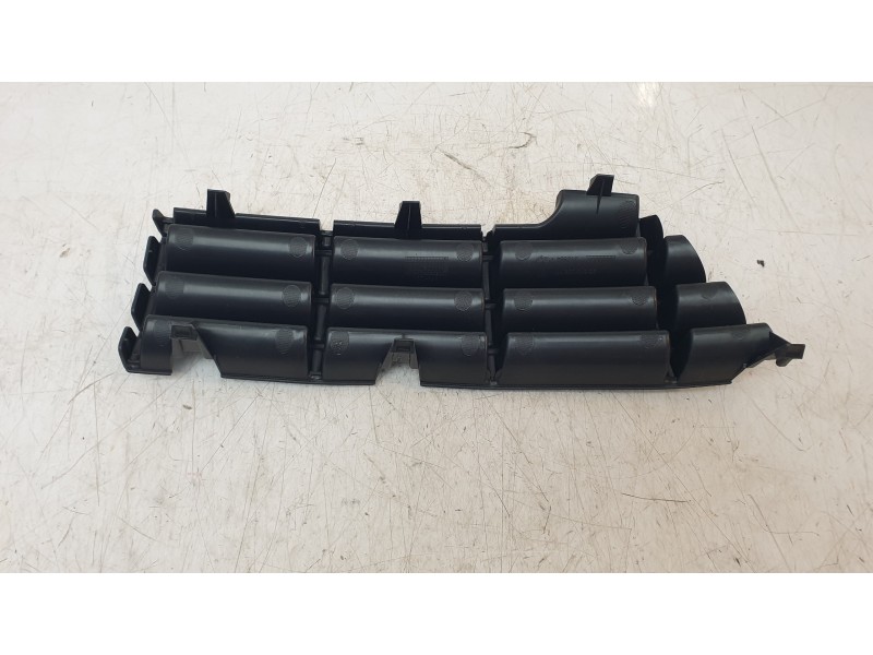 Recambio de rejilla paragolpes derecha para peugeot 207/207+ (wa_, wc_) 1.4 referencia OEM IAM 9681933277  