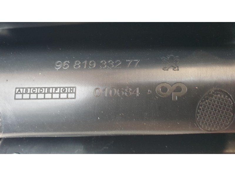 Recambio de rejilla paragolpes derecha para peugeot 207/207+ (wa_, wc_) 1.4 referencia OEM IAM 9681933277  