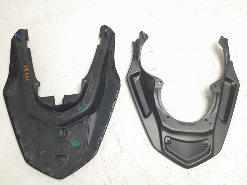 Recambio de agarradera trasera para honda pcx 125 referencia OEM IAM 84100K97T00  
