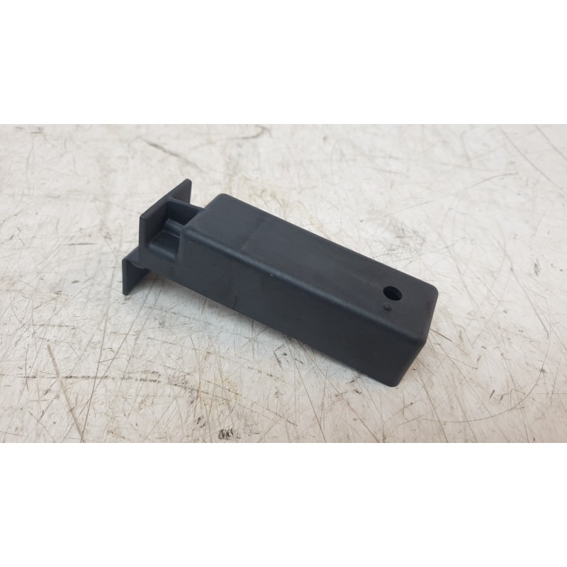 Recambio de soporte paragolpes trasero para audi a4 b6 (8e2) 2.5 tdi quattro referencia OEM IAM 8E0807329  