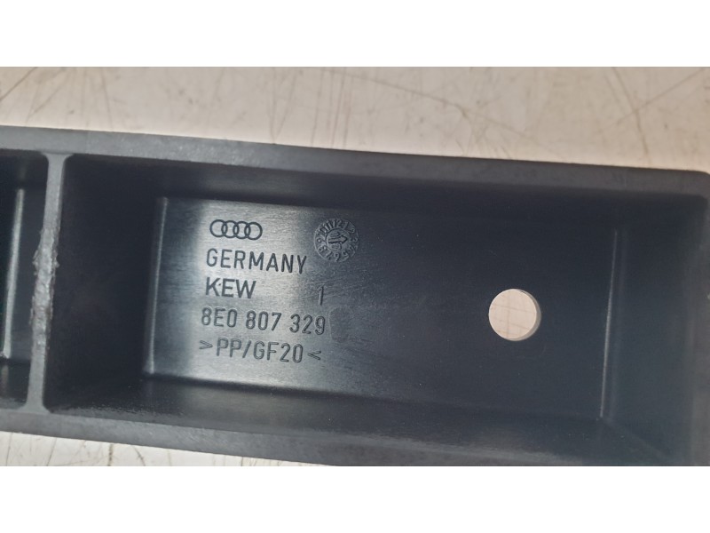 Recambio de soporte paragolpes trasero para audi a4 b6 (8e2) 2.5 tdi quattro referencia OEM IAM 8E0807329  