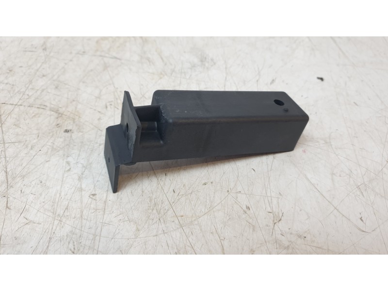 Recambio de soporte paragolpes trasero para audi a4 b6 (8e2) 2.0 referencia OEM IAM 8E0807329  