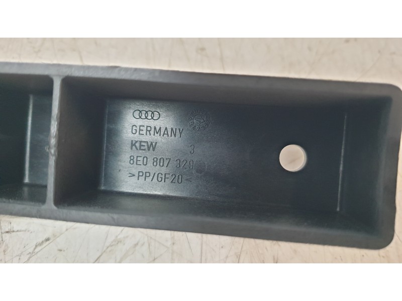 Recambio de soporte paragolpes trasero para audi a4 b6 (8e2) 2.0 referencia OEM IAM 8E0807329  