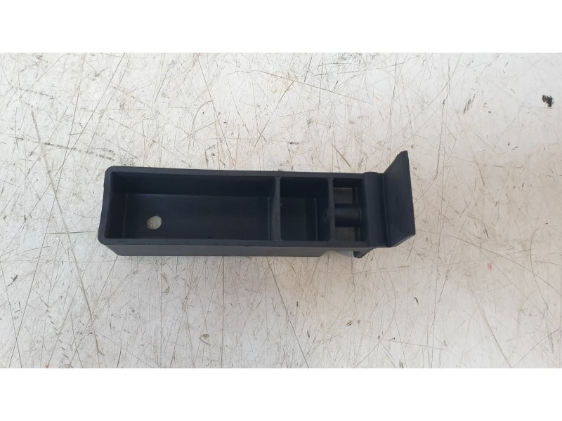 Recambio de soporte paragolpes trasero para audi a4 b6 (8e2) 2.0 referencia OEM IAM 8E0807329  