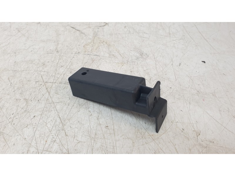 Recambio de soporte paragolpes trasero para audi a4 b6 (8e2) 2.0 referencia OEM IAM 8E0807329  