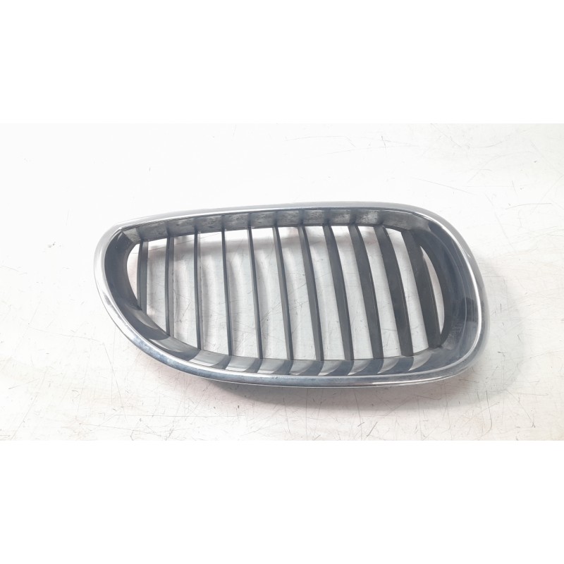 Recambio de rejilla paragolpes derecha para bmw 5 (e60) 520 i referencia OEM IAM 51137027062 107061204 212154 , 462003