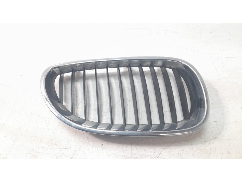 Recambio de rejilla paragolpes derecha para bmw 5 (e60) 520 i referencia OEM IAM 51137027062 107061204 212154 , 462003