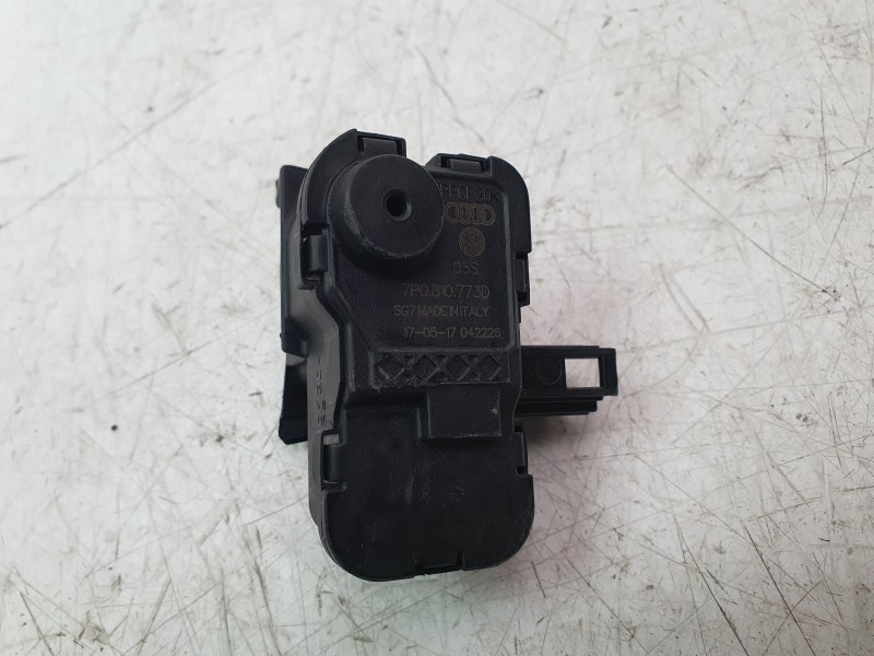 Recambio de tapa exterior combustible para seat altea (5p1) 2.0 tdi 16v referencia OEM IAM 7P0810773F  