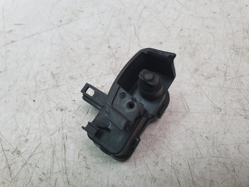Recambio de tapa exterior combustible para seat altea (5p1) 2.0 tdi 16v referencia OEM IAM 7P0810773F  