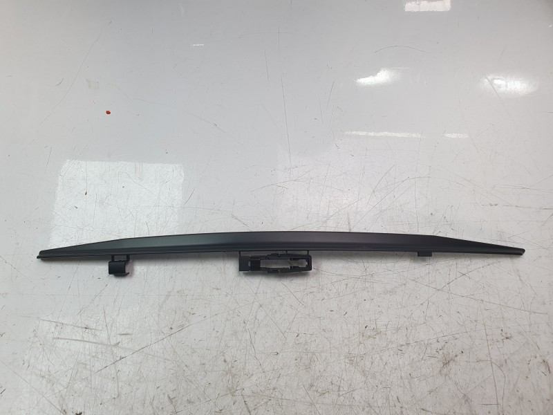 Recambio de moldura para audi a4 b6 (8e2) 2.0 referencia OEM IAM 8E1998430  