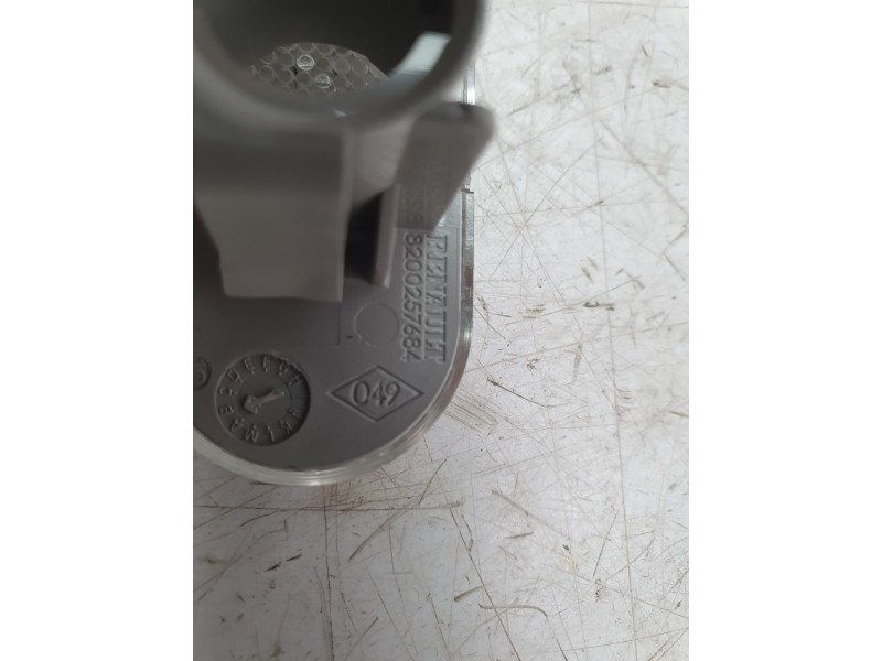 Recambio de piloto lateral derecho para renault kangoo express (fw0/1_) 1.5 dci 90 (fw0g, fw05, fw08, fw11) referencia OEM IAM 8