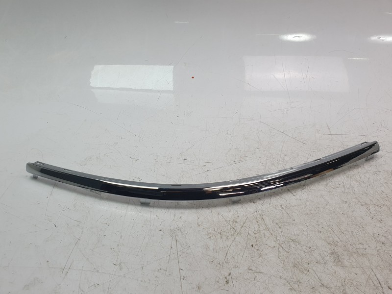 Recambio de moldura paragolpe delantera derecha para volkswagen passat b5 (3b2) 1.8 t referencia OEM IAM VG04097MAR VG0531247 