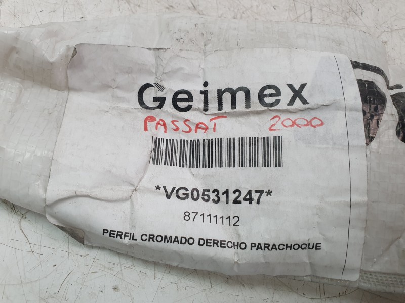 Recambio de moldura paragolpe delantera derecha para volkswagen passat b5 (3b2) 1.8 t referencia OEM IAM VG04097MAR VG0531247 